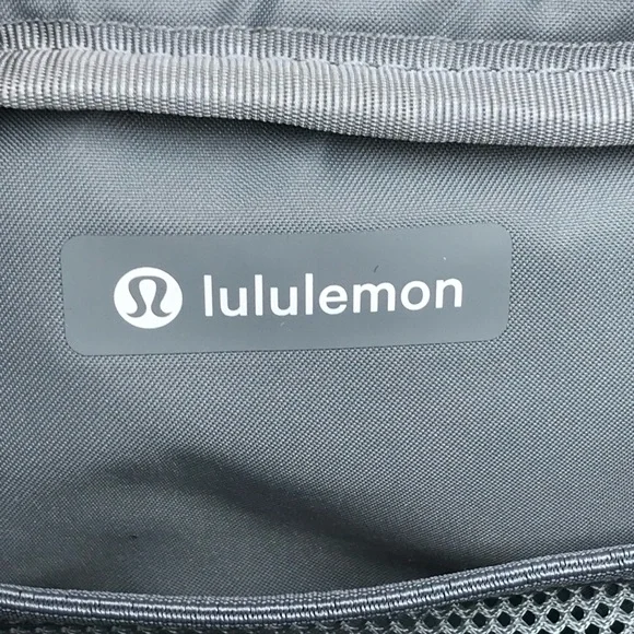 BNWT Lululemon Belt Bag - Picture 9 of 16